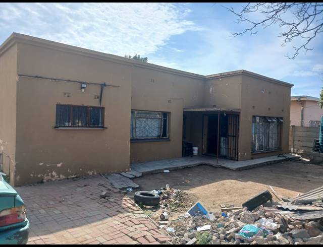 4 BEDROOM HOUSE FOR SALE IN SESHEGO B